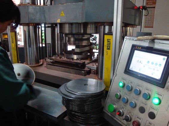 Diamond blade pressing and forming equipment